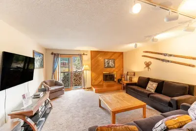 Image de Condo in Keystone, King Bed in Primary, Wood-burning Fireplace, Shuttle Stop