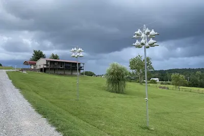Image de Cozy Ranch Home 1 Mile from Cumberland Point Boat Ramp. Owner Managed Property.