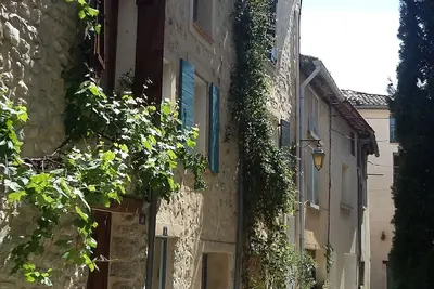 La Petite Maison Bleue – cœur du village de Buis-les-Baronnies –  4 personnes