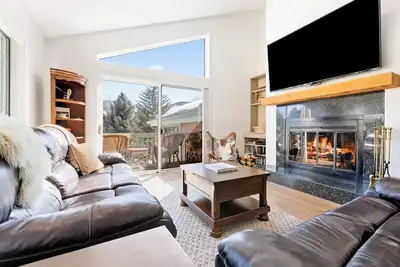 Image de Beautiful views from Avon Condo right on Nottingham Lake!