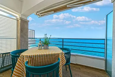 Image de Appartement dans Drašnice avec vue mer, terrasse, Climatisation, Wifi (4992-1)
