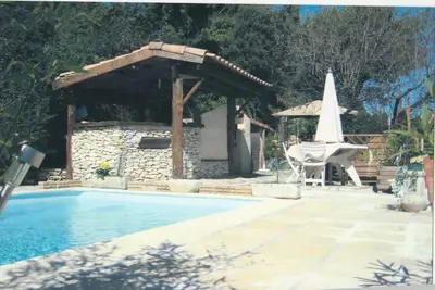Image de Maison provençale avec piscine