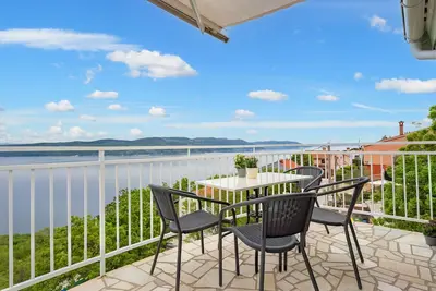 Image de Grandiose panoramic view, holiday home with above ground pool