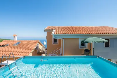 Image de Beautiful apartment with stunning views over Kvarner Bay and above-ground pool