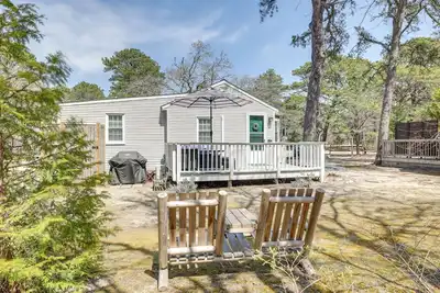 Image de 2 Mi to Coastline: Wellfleet Gem w/ Deck & Grill