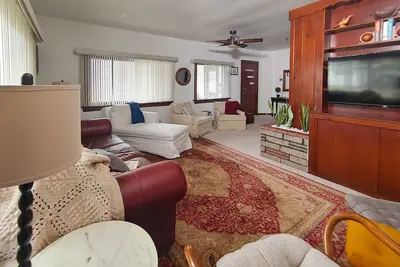Image de Huge historic on Lake Michigan w/ large yard, fire pit, Bbq & air conditioning