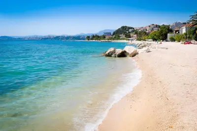 Image de A2 - large 80m2 apt w sea view, balcony and garden