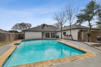 Image de Family friendly/Pool/Sleeps 16/Luxury