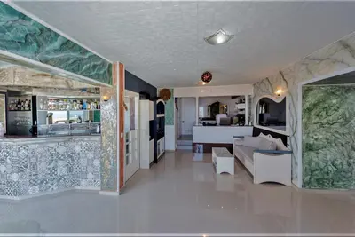 Image de Magnifique vue belle chambre double avec piscine partagée et Ac