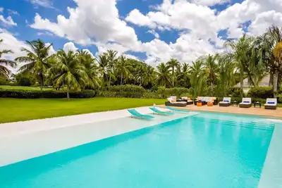 Image de #e19 - Villa de Lujo con Piscina y Jacuzzi