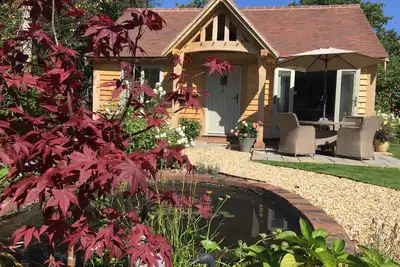 Image de Luxury cottage sleeps 2 close to South Downs National park, coast and Goodwood