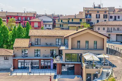 Image de Casa Colbert, Barolo : Entire Palace, 5 Flats