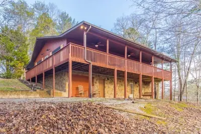 Image de Cabin Sleeps 12, Hot Tub, Movie Room, Game Room