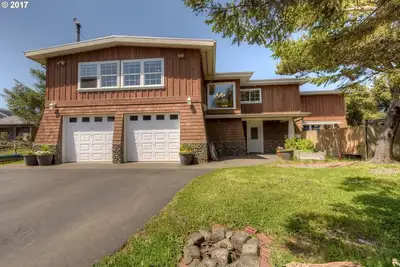 Image de Surf Pines gated community, Oceanfront with Gym!