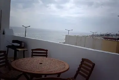 Image de One-bedroom accommodation with a terrace overlooking the sea