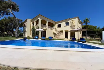 Luxury Villa with Seaview and private Beach access