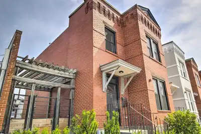 Image de 2 Mi to National Mall: Modern Dc Retreat w/ Patio
