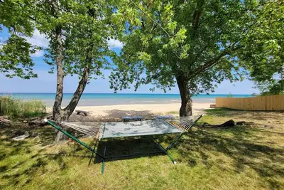 Image de Starry Nights - Cozy Cottage on beautiful Lake Huron in Oscoda, Mi