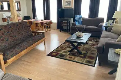 Image de The Kjar House. A one bedroom family retreat in the Oregon outback.