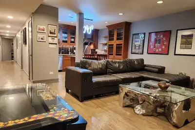 Image de Wrigley 2 bedroom 2 bath with free parking & yard!