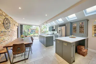 Image de House - Sleeps 8 - Garden - Children's Play Area