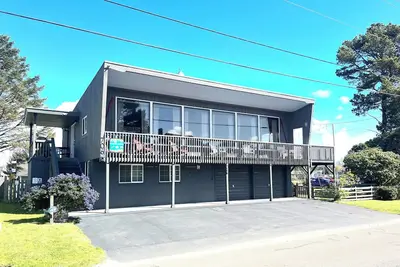 Image de Charming Private Home - Walk to Dt and the Beach!