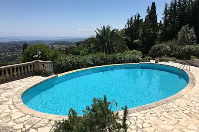 Image de Dans Villa Appartement 4p vue exceptionnelle, piscine privée et parkings privé