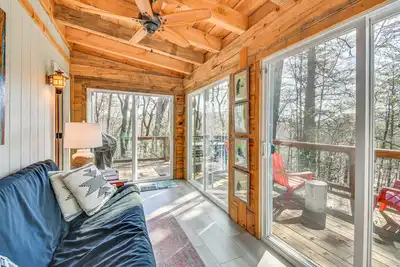 Image de Classy Clayton Home w/ Views < 1 Mi to Downtown!