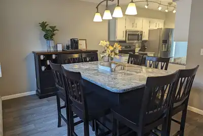 Image de Spacious 4 bedroom on Lake Le Home Dieu