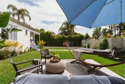 Image de Designer's Seaside Getaway in Montecito, easy walk to beach and cafe