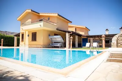 Image de [✮✮✮✮✮ Luxury Villa With Pool] - Dimora Fanale