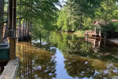 Image de How nice. . . Waterfront peace and quiet  *Wi-Fi! *