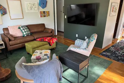 Image de Comfortable and Quaint w/ a Hot Tub