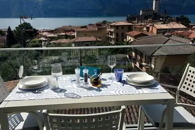 Image de Blue Sky Sapphire App. Lake View Cir:023045-Loc-00628 Cin: En023045c2htnjmtgl