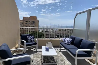 Image de Magnifique Duplex  Au Dernier Etage Avec Ses 2 Terrasses Vue Mer Sur Le Port