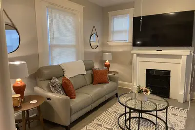 Image de Cozy Cincinnati Home Located Just Minutes from Downtown, Stadiums, and More!