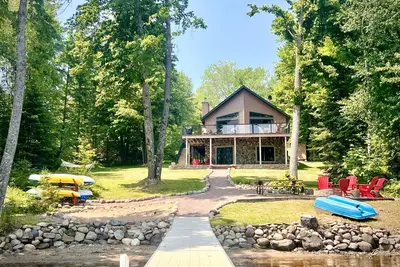 Image de Lakeside Cabin on 2, 700 Acre Nelson Lake in Hayward - Fun for All Ages!