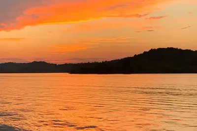 Image de Gorgeous cabin on the Lake front, Mammoth Cave