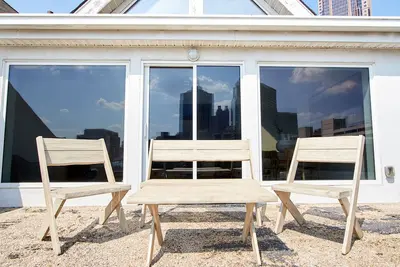 Image de Sonder Baltimore Place | Lofted Three-Bedroom Apartment w\/ Balcony