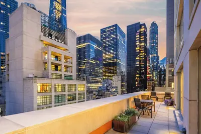 Image de Chambers powered by Sonder | Lofted Stellar King Suite w\/ Terrace