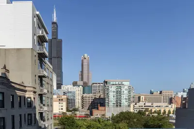 Image de Sonder Greektown | Three-Bedroom Apartment