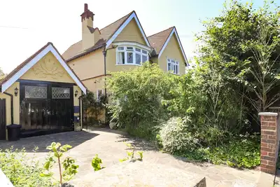 Image de Yellow House On The Corner, pet friendly in Frinton-On-Sea