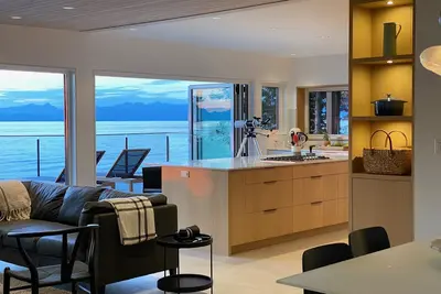 Image de Gulf Island sophisticated, tranquil oceanfront home (90 day+ rentals only)