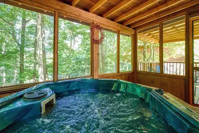 Image de A Hillbilly Shack- $1089 Free tickets for each paid day, Dolly and more!