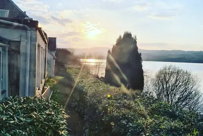 Beautiful Loch-side Apartment