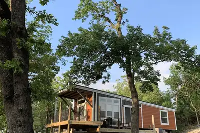 Image de Private Hot Tub! Fire pit, Full Kitchen, Outdoor Space, Cricket Marina & Branson