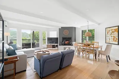 Image de Huge 3 Bedroom Condo with a View