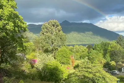 Loch Lomond holiday cottage, stunning views, weekly discounts available