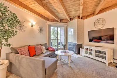 Image de Ski Shuttle & Pool: Modern Silverthorne Condo!