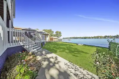 Image de Stunning Lakefront Home on the Chain O'Lakes! ★ Amazing Views & Newly Rehabbed